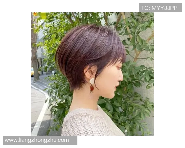 从寸头到长发再到复古造型足球巨星发型演变背后的时尚密码 从寸头到长发再到复古造型足球巨星发型演变背后的时尚密码